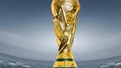 《黑暗女王归来：暗夜魔女战甲，性感美腿展无尽力量》